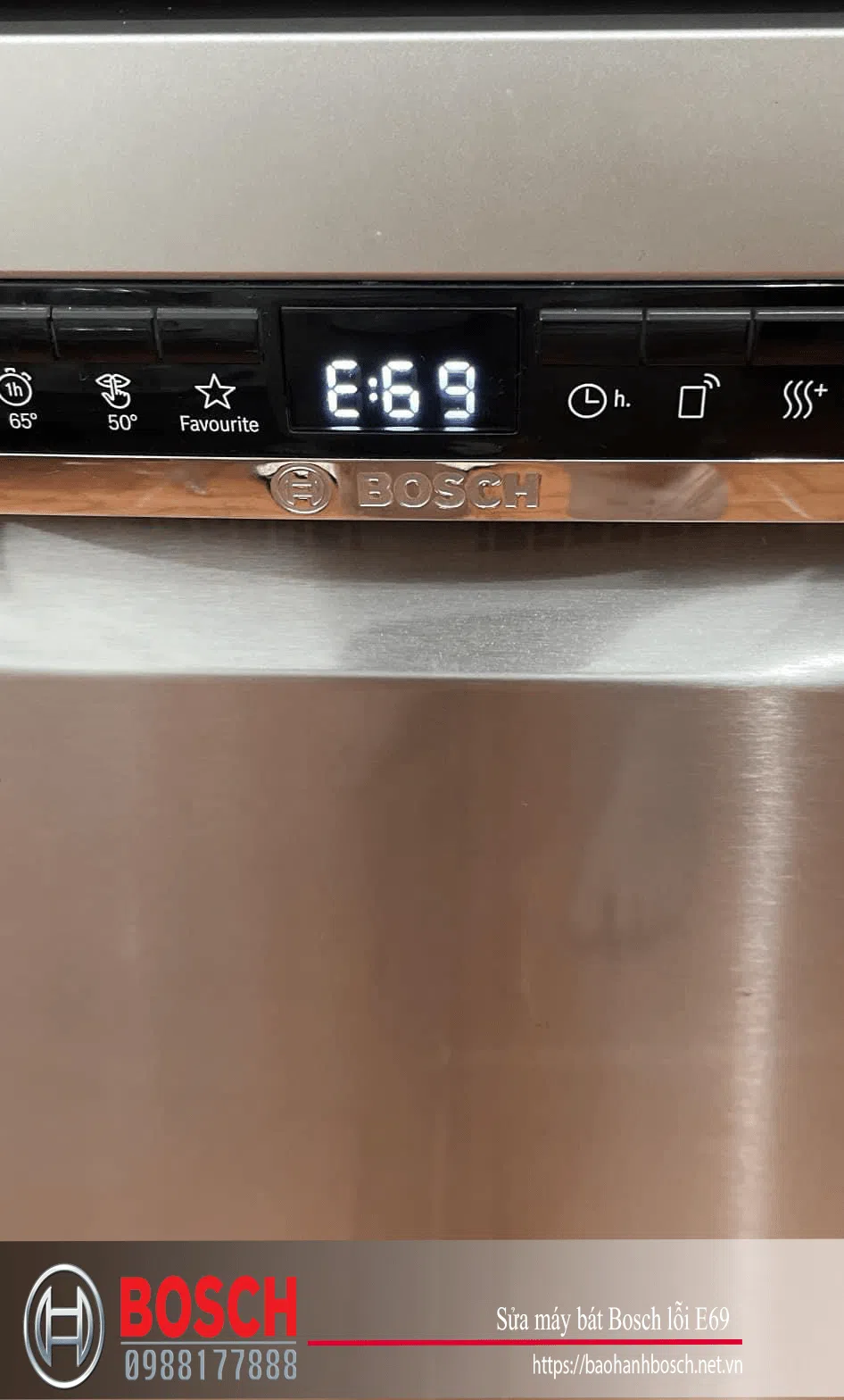 Lược dịch: Hình ảnh thể hiện bảng điều khiển của máy Bosch với mã lỗi E69, liên quan đến dịch vụ bảo hành Bosch chính hãng, phù hợp với dịch vụ sửa chữa và bảo trì thiết bị gia dụng Bosch.